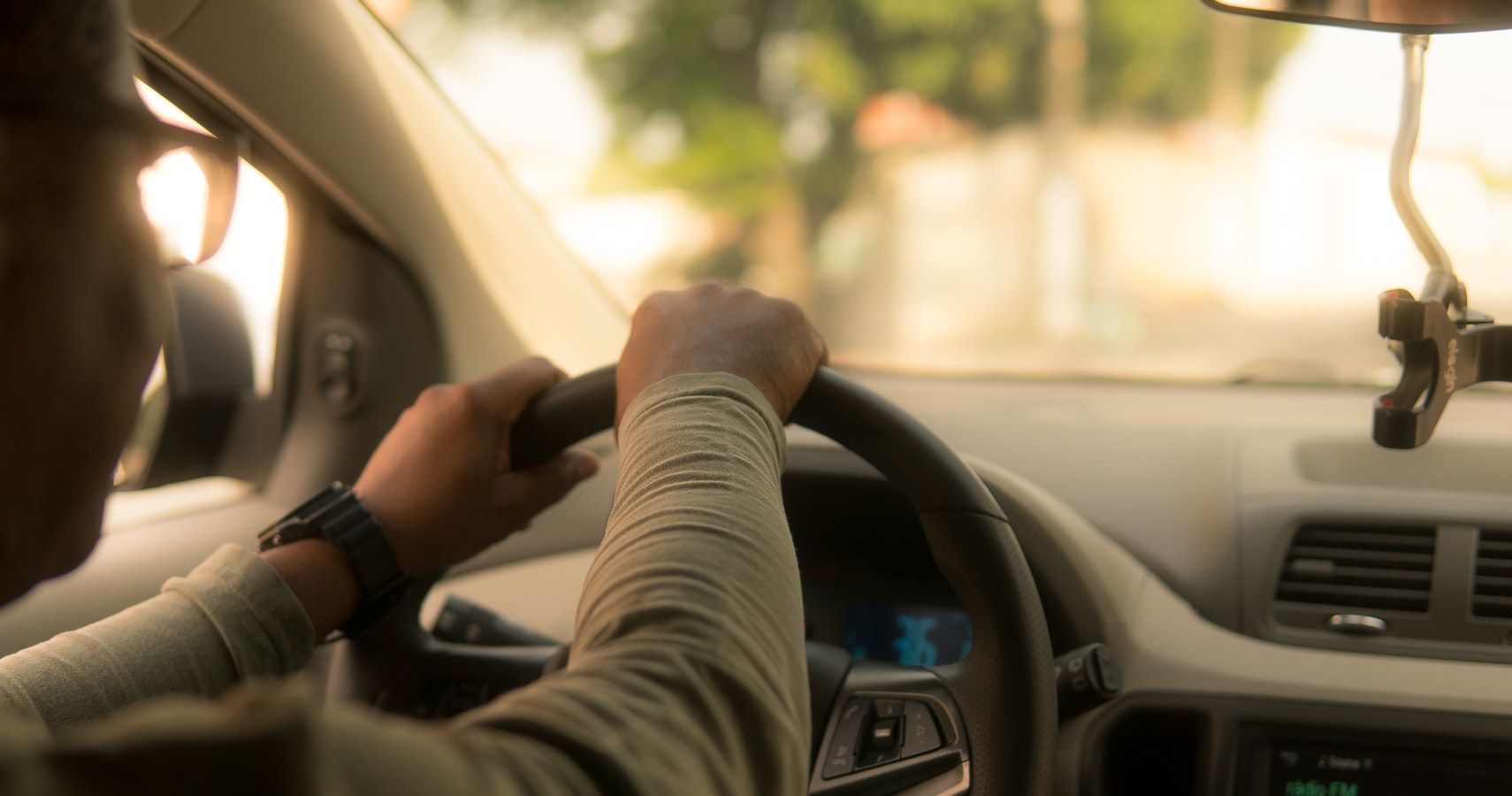 Uber Driver Rescues Barefoot Toddler Wandering Alone In Early Morning